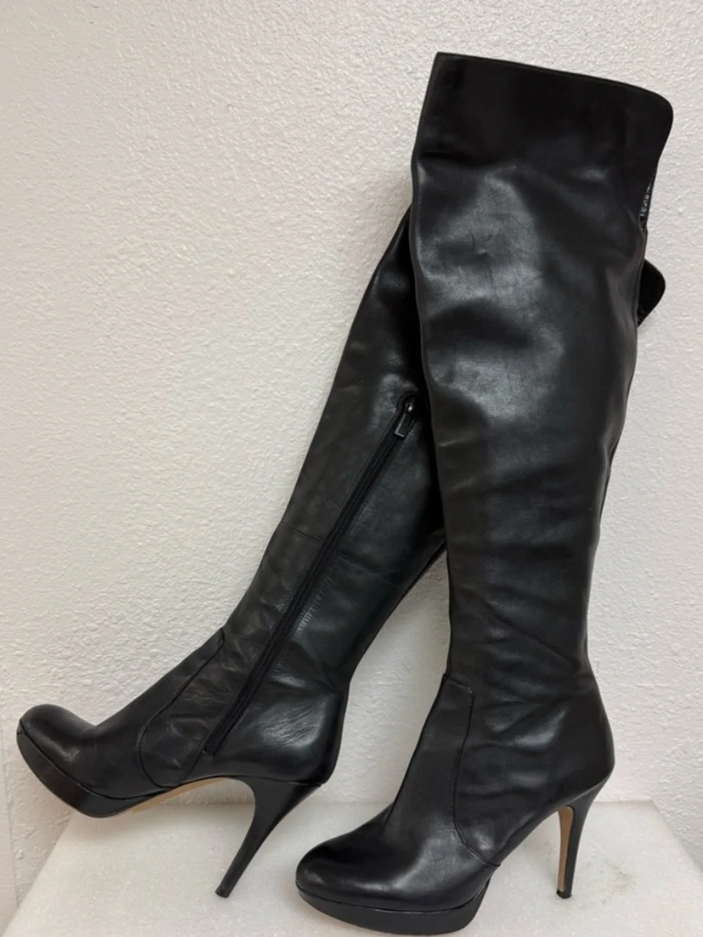 UEC Vince Camuto black over the knee stiletto leather boots 8.5 with box